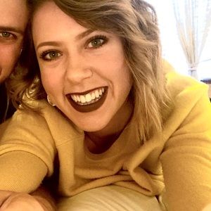 Meet your Posher, Courtney