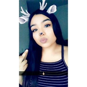 Meet your Posher, Desiree