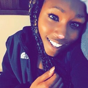 Meet your Posher, Kiasha