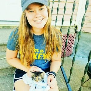 Meet your Posher, Abigail