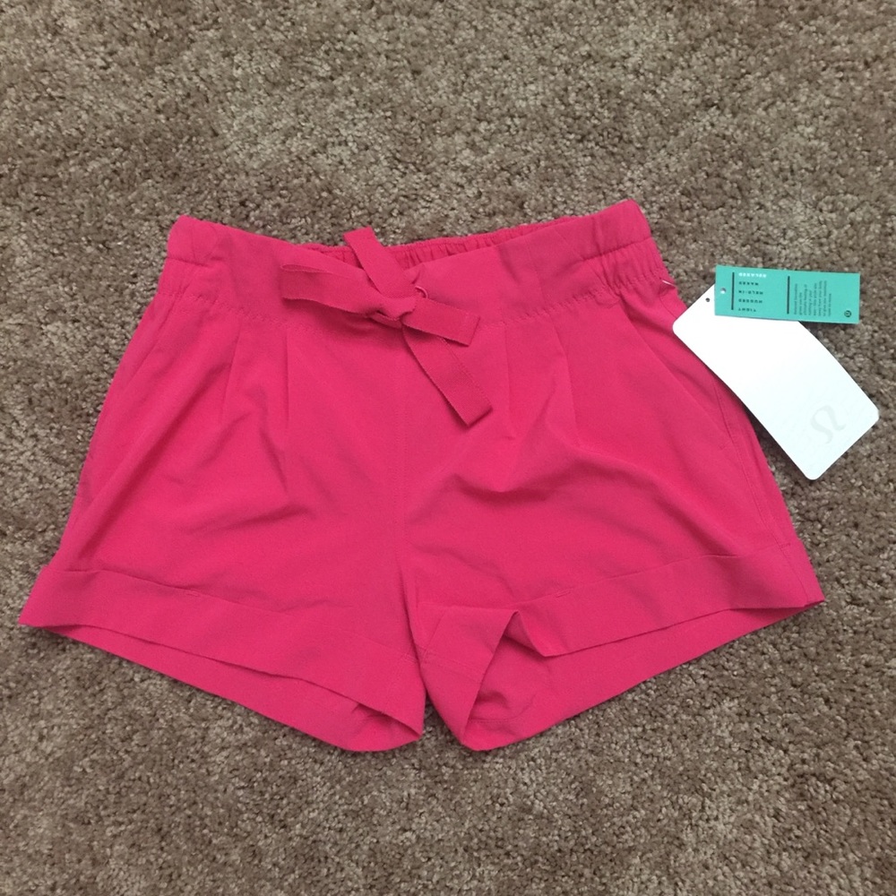 Lululemon Spring Break Away Short II