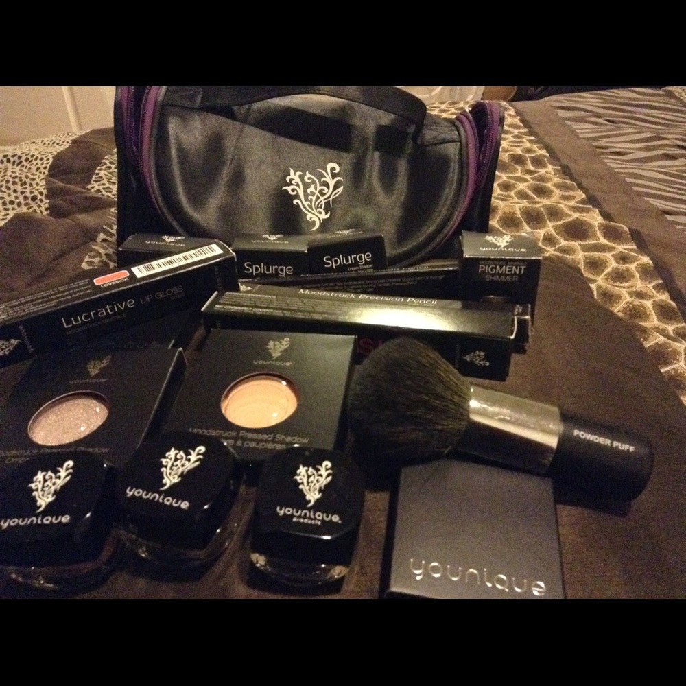 Final Price Drop 🎈 Younique Makeup.