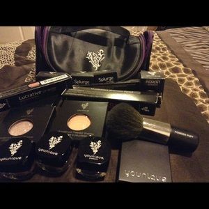 Final Price Drop 🎈 Younique Makeup.