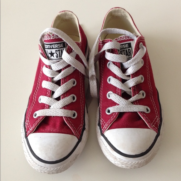 little girl red converse