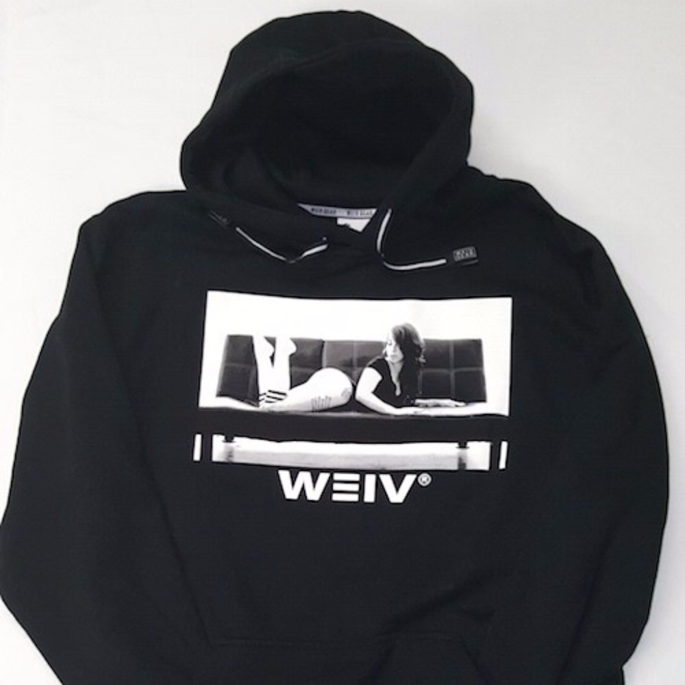WEIV HEAVY WEIGHT HOODIE