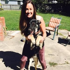 Meet your Posher, Lara
