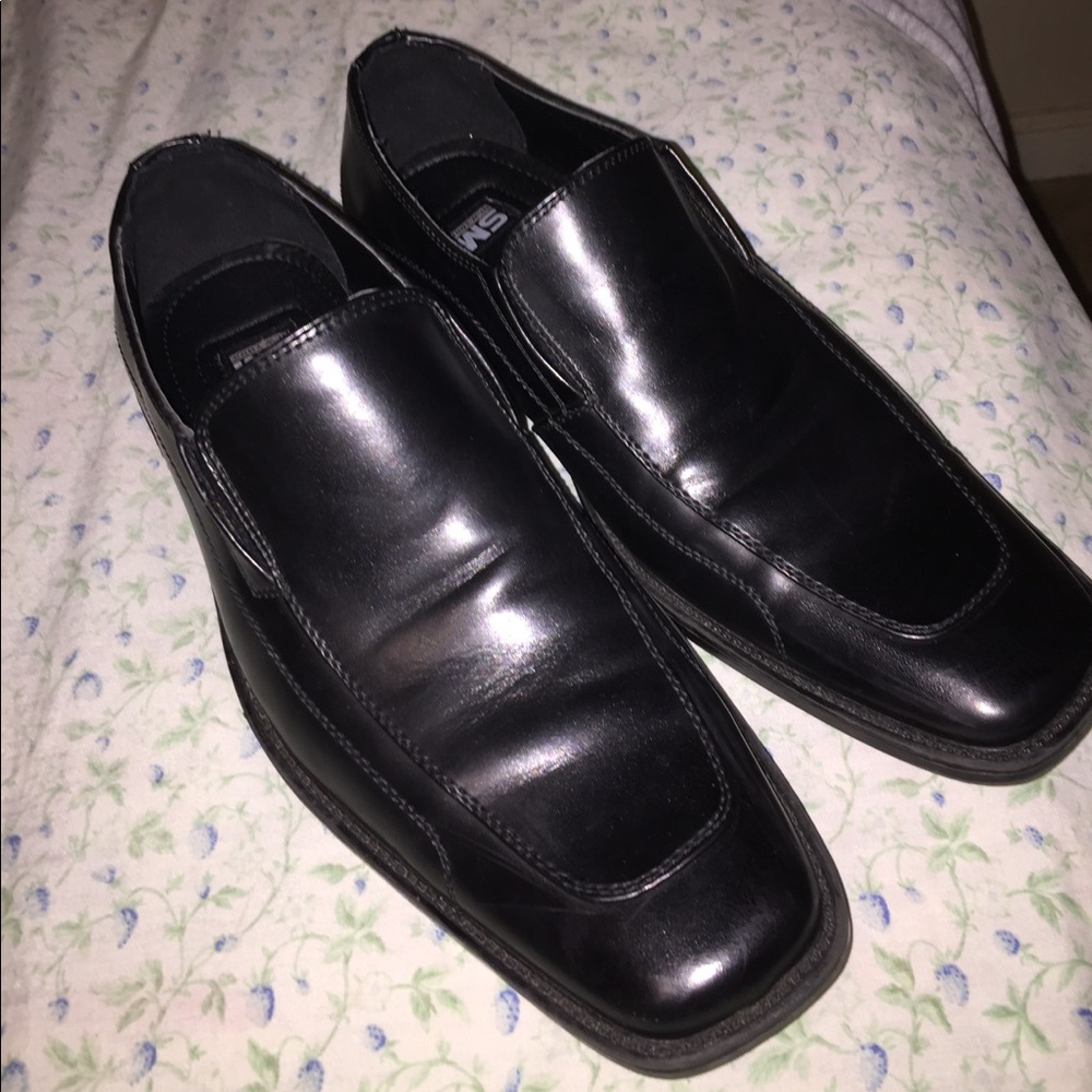 Men’s dress shoes