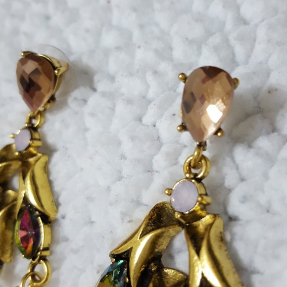 NWOT Statement earrings - Picture 3 of 3