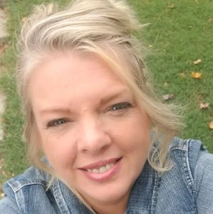 Meet your Posher, Angie