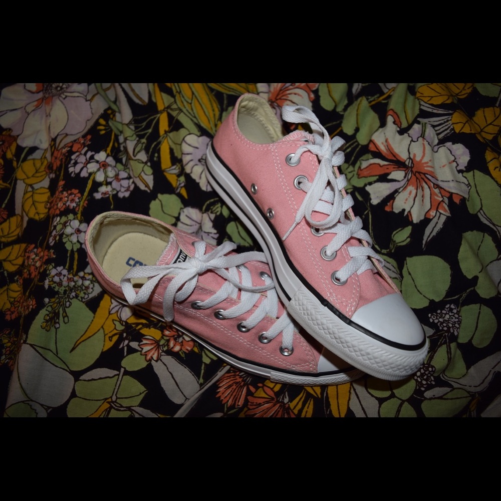 Pink Converse Chuck Taylor All Star Low Top