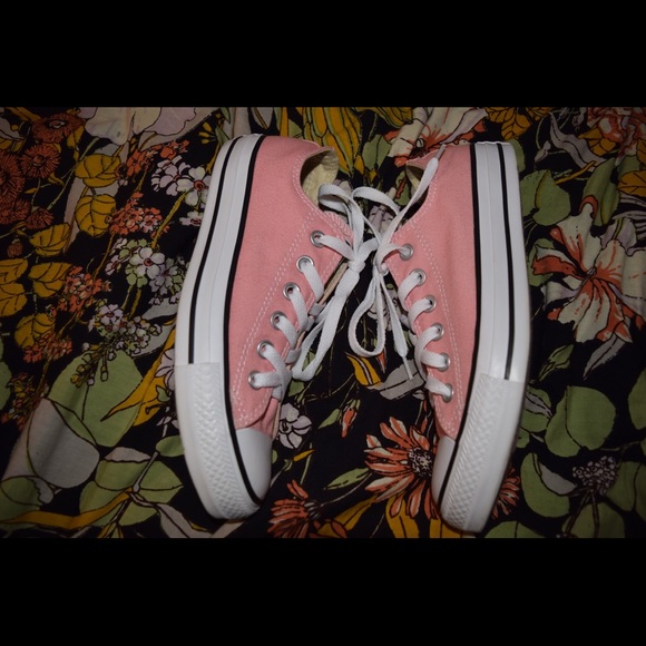 Pink Converse Chuck Taylor All Star Low Top - Picture 3 of 4