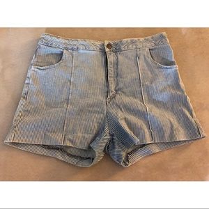 UO High waisted striped sailor-like hot pant⚓️