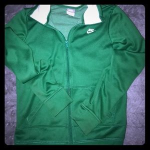 ⭐️⭐️PRICE DROP⭐️⭐️Green Nike Lightweight Jacket