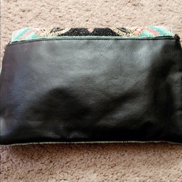 ✨NEW✨ Fancy Clutch - Picture 2 of 3