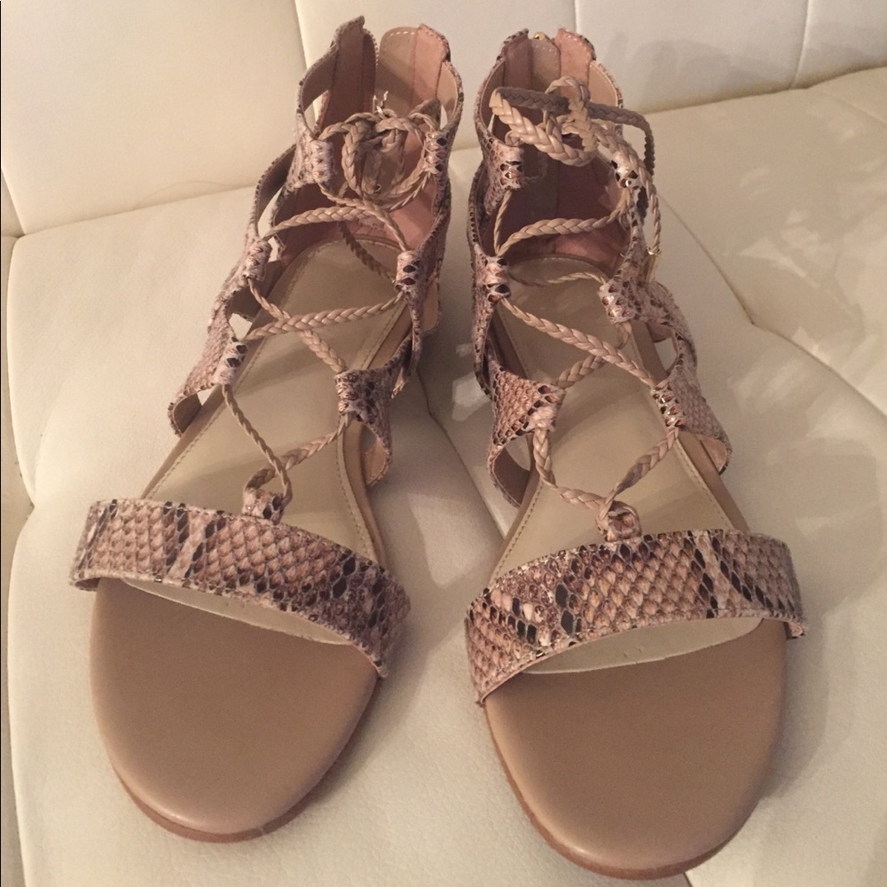 Marc Fisher Lace-up sandals in size 7,5