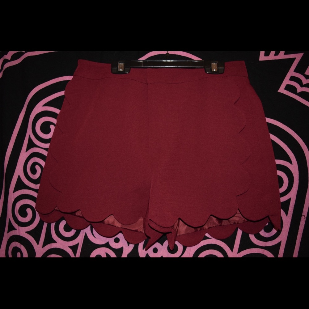 Maroon scalloped edge shorts