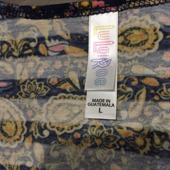 NWT Large Lularoe Classic Tee - Picture 2 of 4