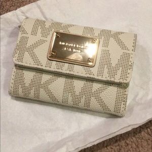 ✨NEW!✨Michael Kors ID & Card holder wallet
