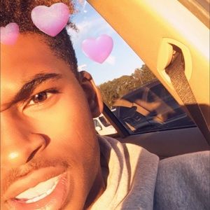 Meet your Posher, Deandre