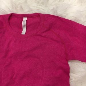 Lululemon 💗 Hot Pink Shirt
