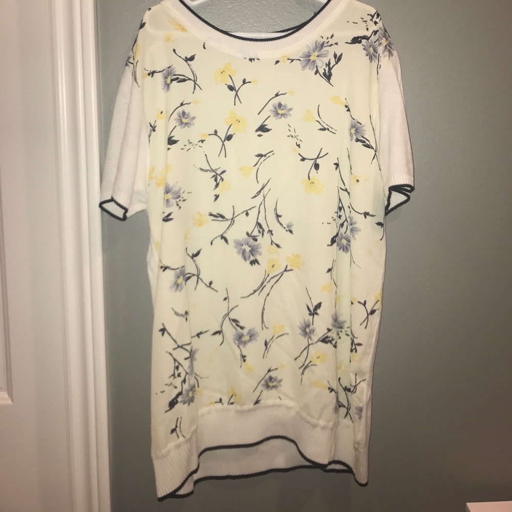 Floral sweater top
