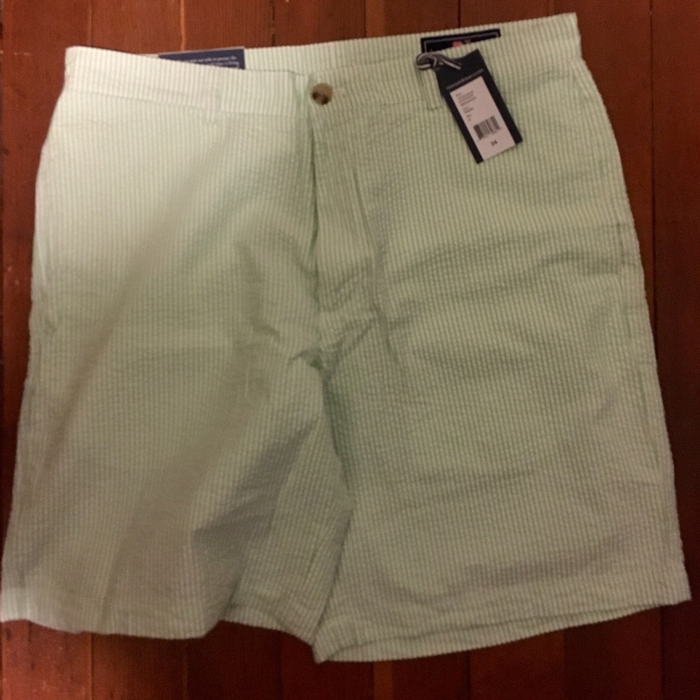 Men’s size 34 Vineyard Vines wasabi green shorts