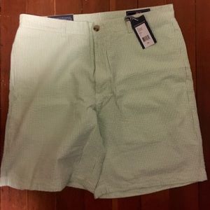 Men’s size 34 Vineyard Vines wasabi green shorts