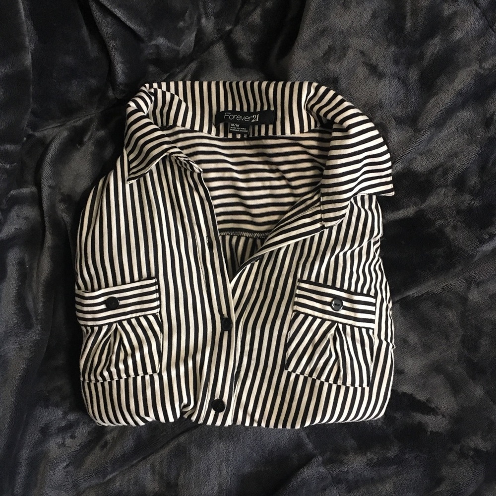 Form fitting striped button-up.