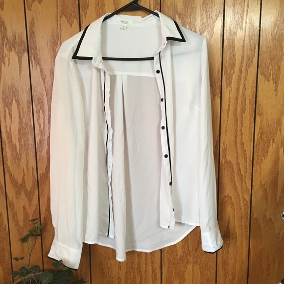 Collared button up. - Picture 2 of 5