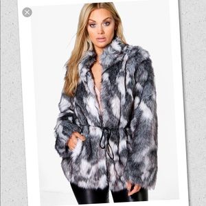 Boohoo curve black and white faux fur coat