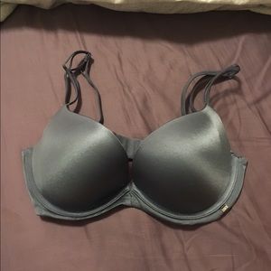Victoria's Secret 32D bra