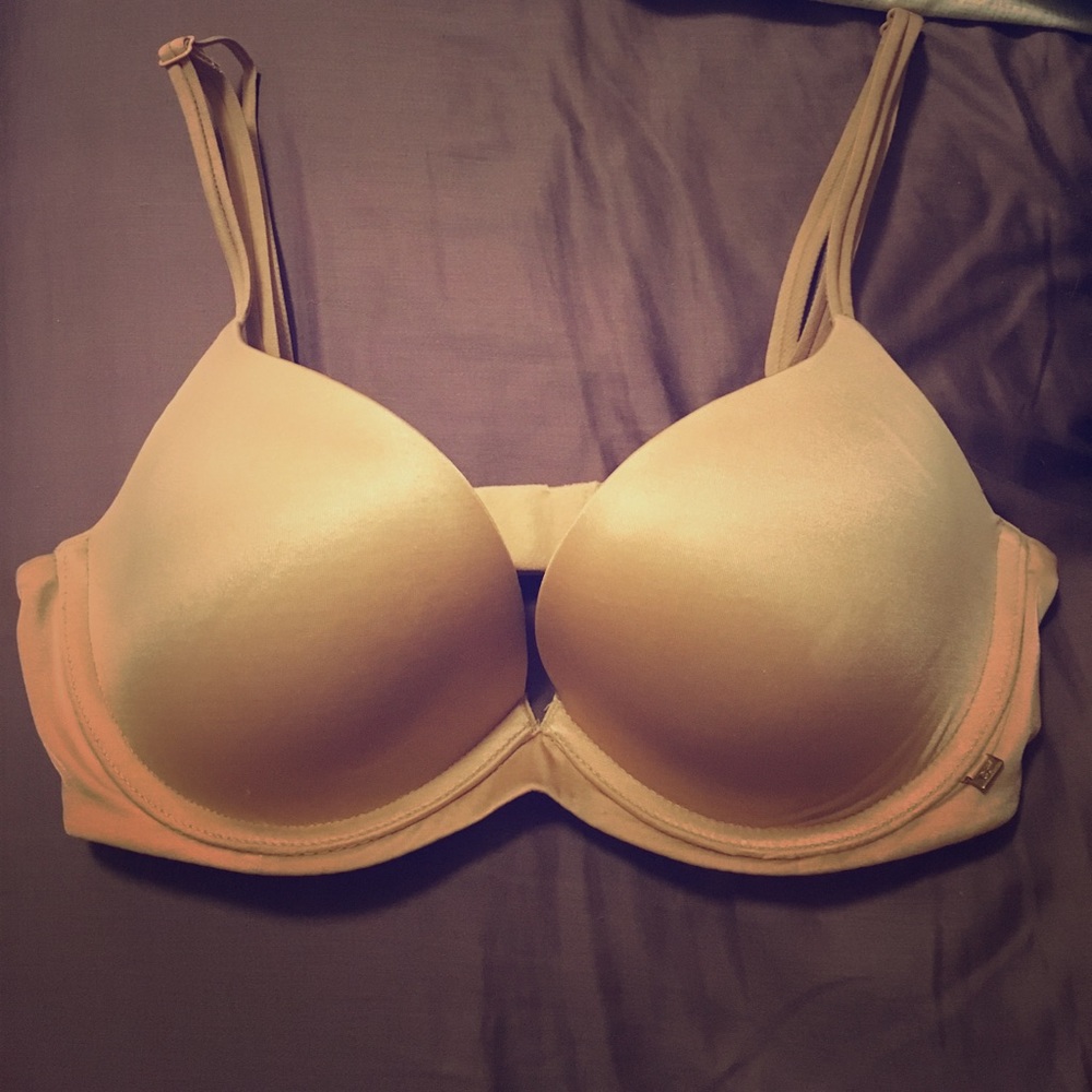 Victoria's Secret 32D bra