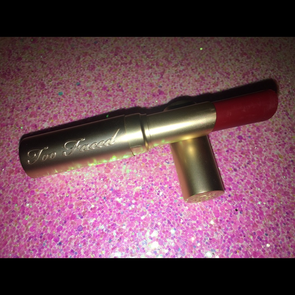 👄Too Faced Red Stiletto La Creme Lipstick 💄