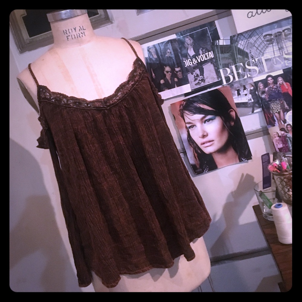 Coffee bean Peasant Cold Shoulder Top !! 😍⚜️