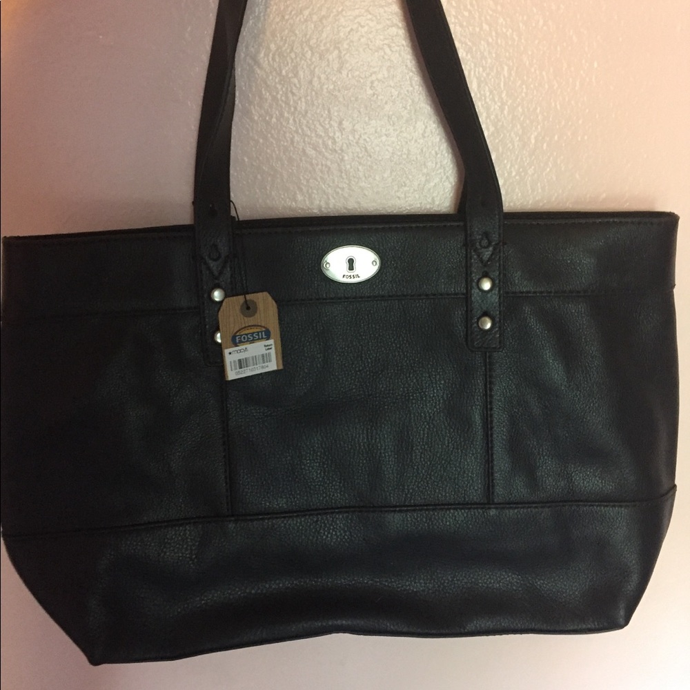Brand new fossil purse with tag