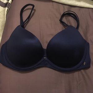Victoria's Secret 32D bra