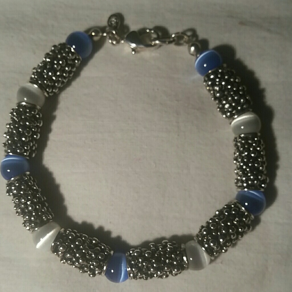 EXQUISITE PREMIER DESIGNS BRACELET Silver!