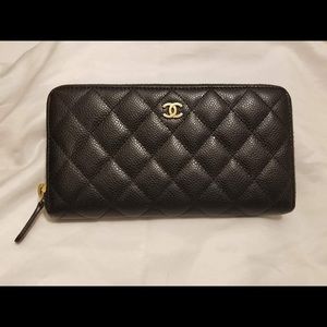 💯‼️Authentic Chanel Zip Around Wallet 💯‼️Authentic Chanel Zip Around Wallet