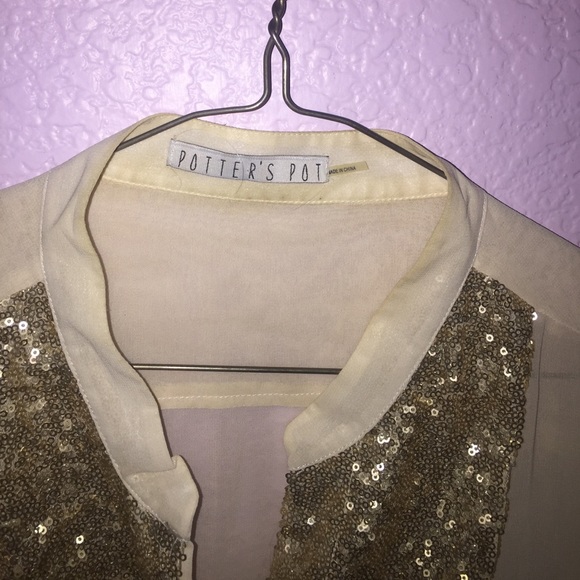 Sheet cream blouse w/ gold embellishments - Picture 2 of 6