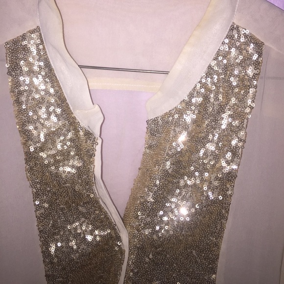 Sheet cream blouse w/ gold embellishments - Picture 3 of 6