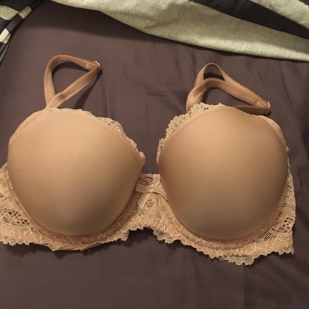 Victoria's Secret 32D bra