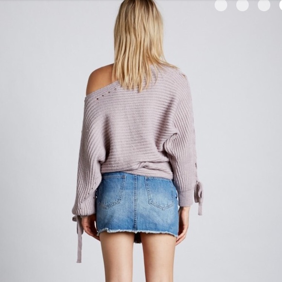 Firenze Off The Shoulder Sweater in Lilac - Picture 8 of 8
