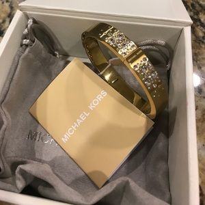 Michael Kors Crystal Hinged Bangle /Goldtone