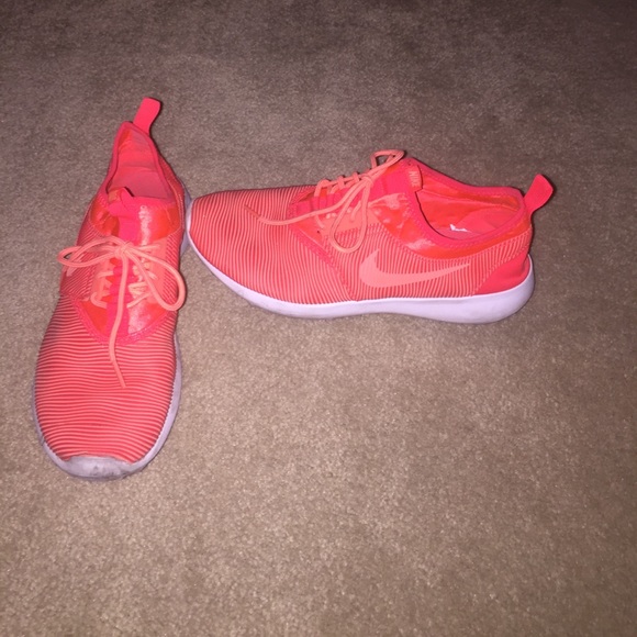 Nike Shoes - Orange Nike Flex tennis shoes