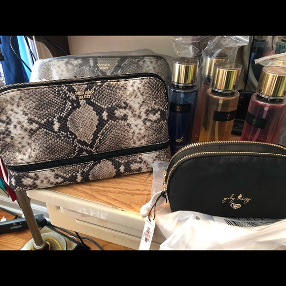 Victoria Secret Makeup Bag - Picture 2 of 2