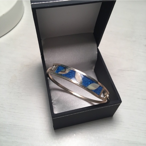 Jewelry - Silver bangle bracelet with abalone inlay