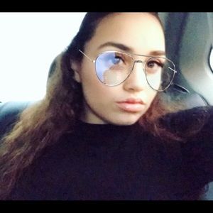 Meet your Posher, Veronica