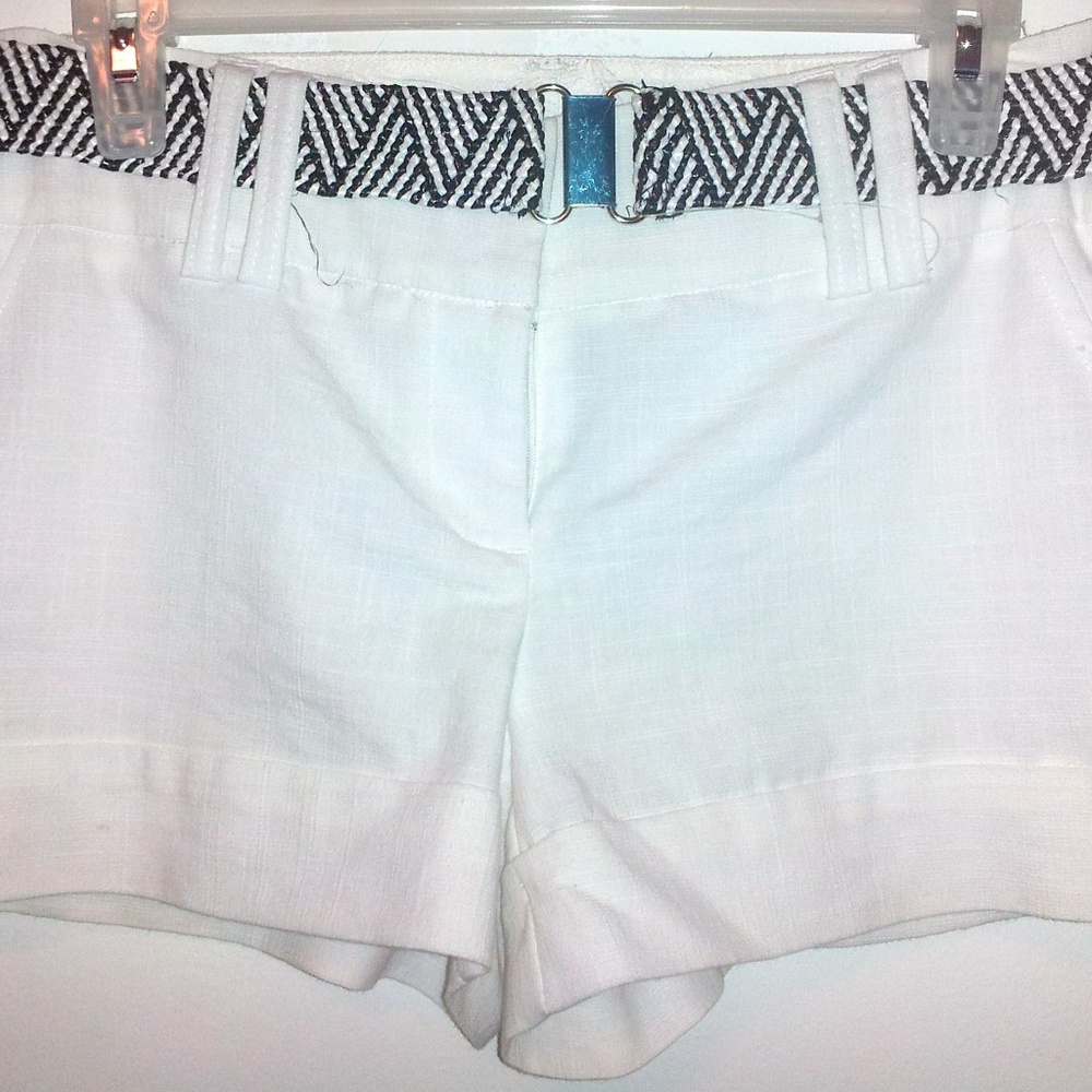 Heartsoul white shorts with belt