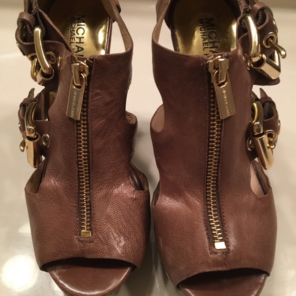 Michael kors platform heel/size 6