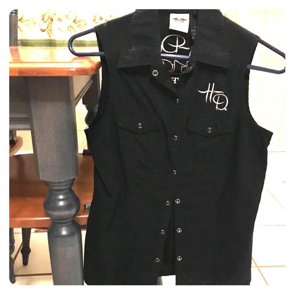 H-D 110th Anniversary black sleeveless shirt.